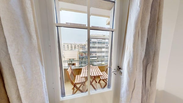 Charming furnished studio with balcony in Geneva Plainpalais 7