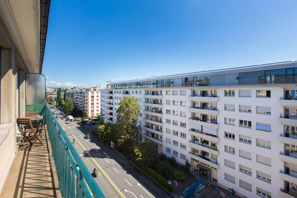 Lovely 1-bed with Balcony in Geneva's Charmilles District 8