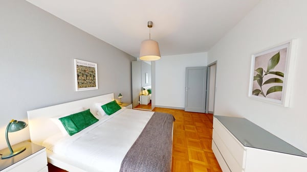 Lovely 1-bed with Balcony in Geneva's Charmilles District 8
