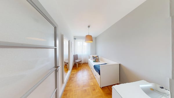 Luminous 2-bedroom apartment in the Charmilles district 9
