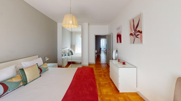 Luminous 2-bedroom apartment in the Charmilles district 7