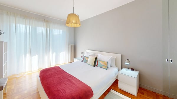 Luminous 2-bedroom apartment in the Charmilles district 8