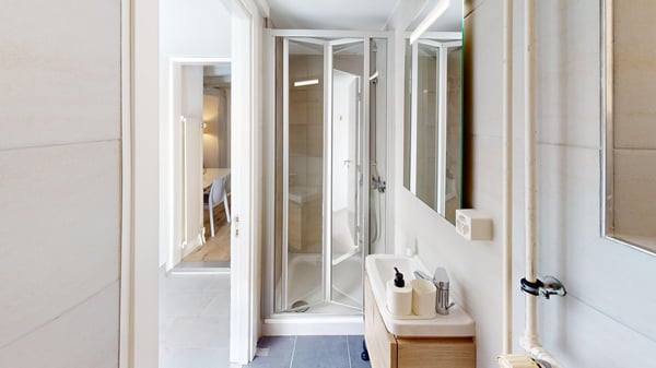 Modern & Spacious 1-Bedroom Apartment - Excellent Location near Union Prilly 14