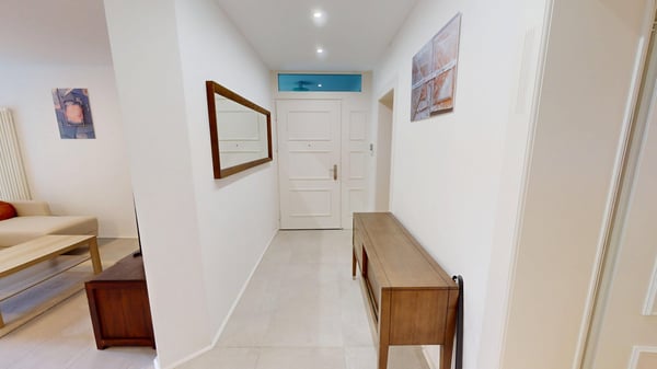 Charming 3.5-Room Apartment with Balcony in Zürich 8006 8