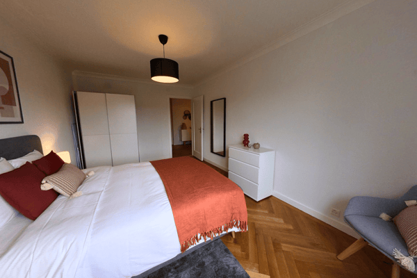 Spacious 2-Bedroom Furnished Apartment with Balcony and River Views in Geneva 7