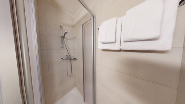 Well-located Studio Apartment in Geneva's Plainpalais District 11