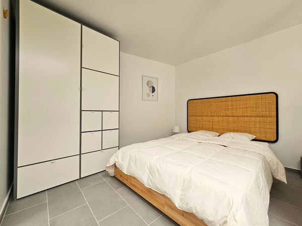 Modern Top-Floor Studio Near Metro - 15 Min to City Centre 6