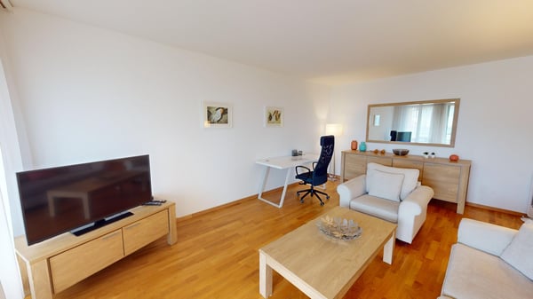 Spacious 2-Bed,2 Bath Apartment with Parking, Balcony and Lake View! 1