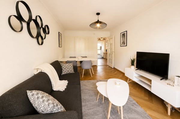 1-Bedroom Furnished Spacious Apartment with Balcony in Geneva! 4