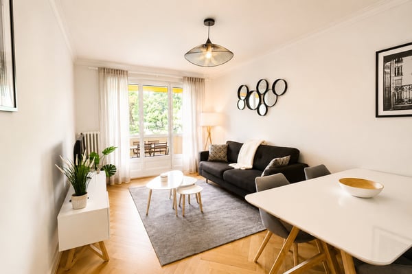 1-Bedroom Furnished Spacious Apartment with Balcony in Geneva! 3