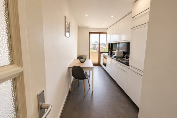 1-Bedroom Furnished Spacious Apartment with Balcony in Geneva! 11