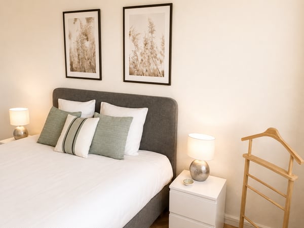 1-Bedroom Furnished Spacious Apartment with Balcony in Geneva! 9