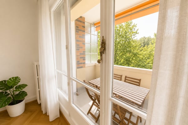 1-Bedroom Furnished Spacious Apartment with Balcony in Geneva! 7