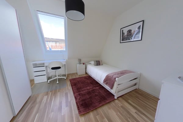 Newly renovated 75 m² 2-bedroom apartment 4