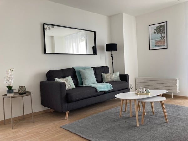 Spacious 85 m² 2-bedroom apartment with lake and mountain views - 3min to lake with parking 4
