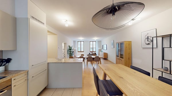 Elegant & Very Central 2 Bedroom Apartment with Stunning Brick Features 6