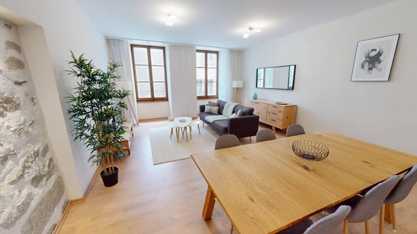 Elegant & Very Central 2 Bedroom Apartment with Stunning Brick Features 5