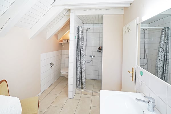 Charmantes 2.5 Zimmer Einfamilienhaus 6