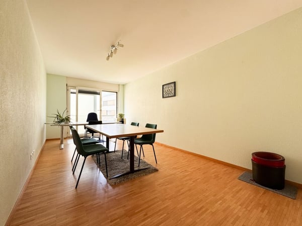 Bureau lumineux loué, parfait pour investissement sûr et rentable 6