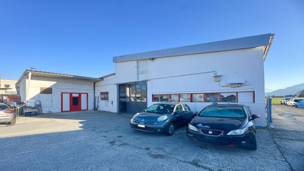 Halles artisanales, déjà louées, et un appartement de 5,5 pièces. 16