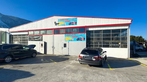 Halles artisanales, déjà louées, et un appartement de 5,5 pièces. 17