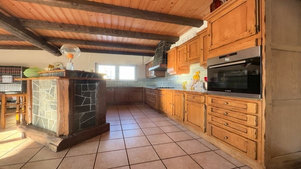 Halles artisanales, déjà louées, et un appartement de 5,5 pièces. 4