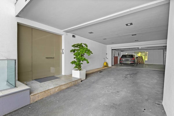 Magnifique appartement de 1.5 pièces avec jardin et piscine privée. 22