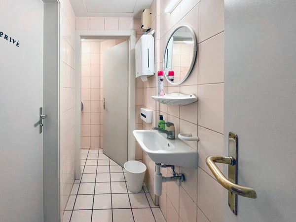 Local commercial avec terrasse. 5