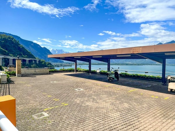 Magnifique appartement de 1.5 pièces avec vue panoramique sur le Lac. 8