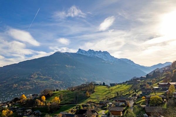 Terrain avec vue imprenable pour 2 villas jumelées avec permis en force ! 6