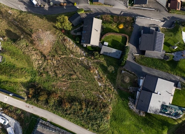 Terrain avec vue imprenable pour 2 villas jumelées avec permis en force ! 4