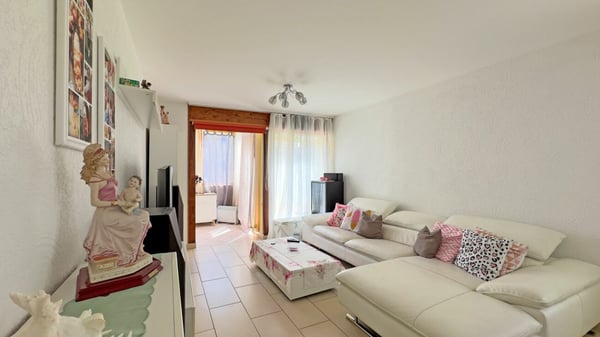 Appartement de 1.5 pièces avec grande terrasse et véranda. 9