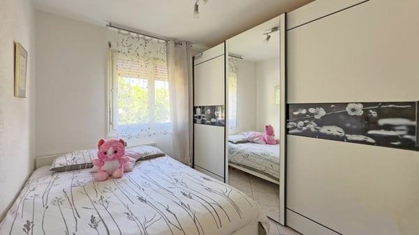 Appartement de 1.5 pièces avec grande terrasse et véranda. 12