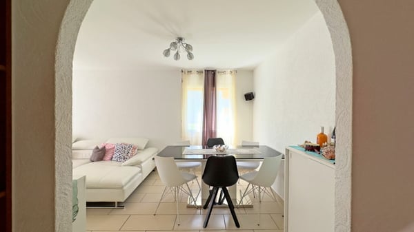 Appartement de 1.5 pièces avec grande terrasse et véranda. 8