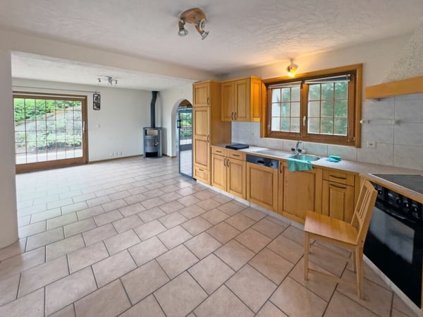 Investissement sûr : magnifique appartement de 1.5 pièces avec terrasse dans un chalet, locataire en place ! 2