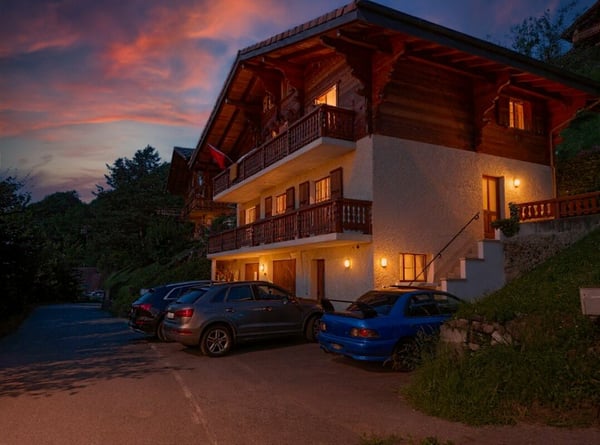 Investissement sûr : magnifique appartement de 1.5 pièces avec terrasse dans un chalet, locataire en place ! 1