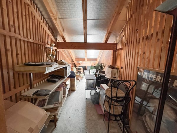 Bureau lumineux loué, parfait pour investissement sûr et rentable 8