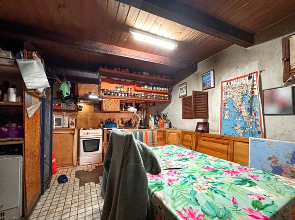 Maison villageoise de 1.5 pièces, sur 3 niveaux. 3