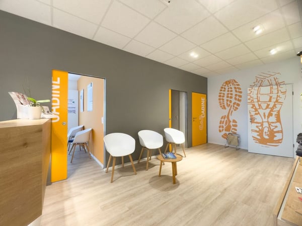 Beau local commercial, très bien situé avec bon rendement stable. 3