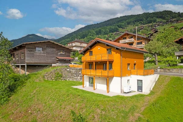 Superbe chalet de 1.5 pièces avec vaste terrain de 3'000 m² (constructible) au coeur de Troistorrents 13