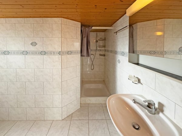 Chalet de 2 logements de 3,5 pièces, loués. 9