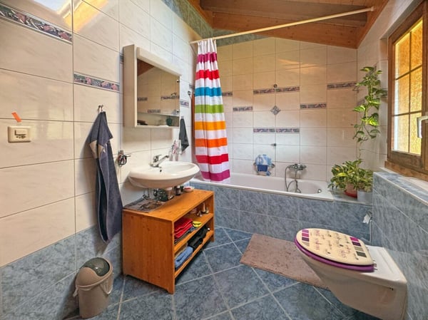 Chalet de 2 logements de 3,5 pièces, loués. 3