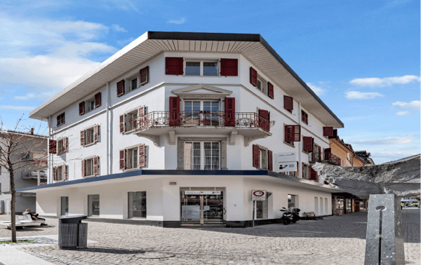 Surface commercial au rez idéalement situé au centre-ville de Monthey. 1