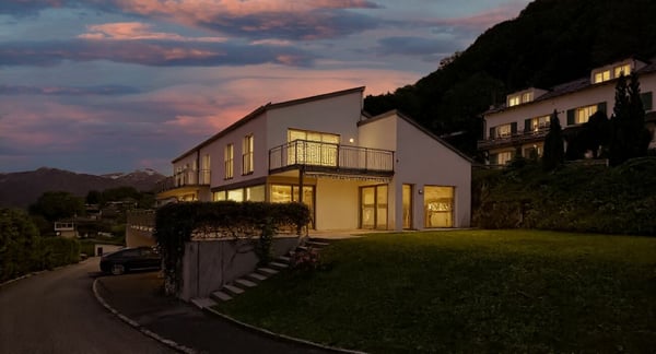 Superbe maison d'architecte avec magnifique vue sur le Lac Léman ! 2