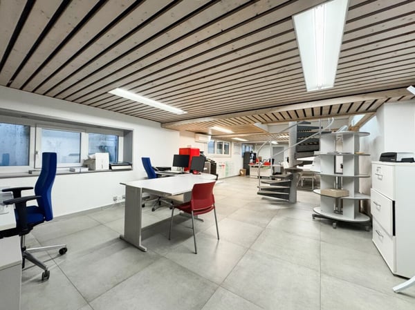 Beaux locaux commerciaux proche du centre-ville. 5