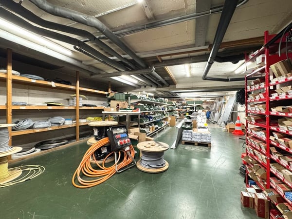 Beaux locaux commerciaux proche du centre-ville. 9