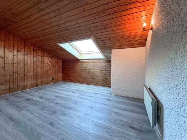 Demi-Chalet 5.5 pièces avec vue à Choëx. 8