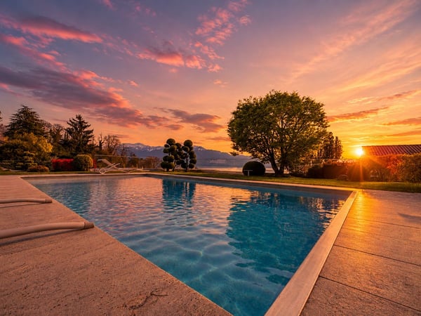 Magnifique appartement de 5,5 pièces avec jardin et piscine privée. 1