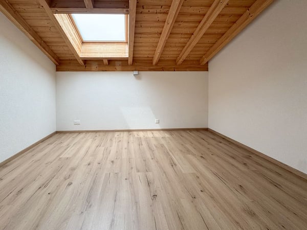 Attique de 3,5 pièces avec grand balcon et vue à St-Pierre-de-Clages 13
