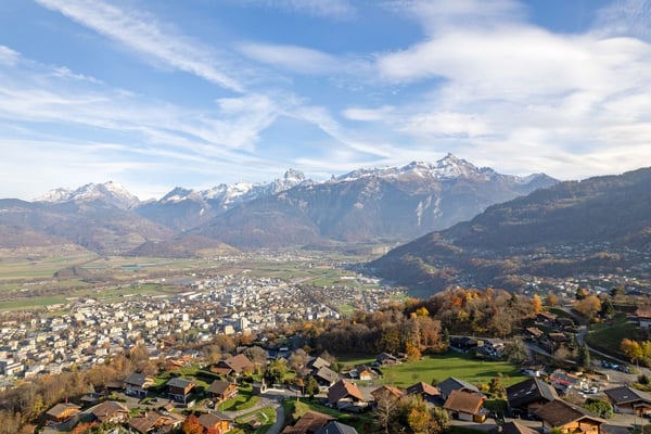 Terrain avec vue imprenable pour 2 villas jumelées avec permis en force ! 6